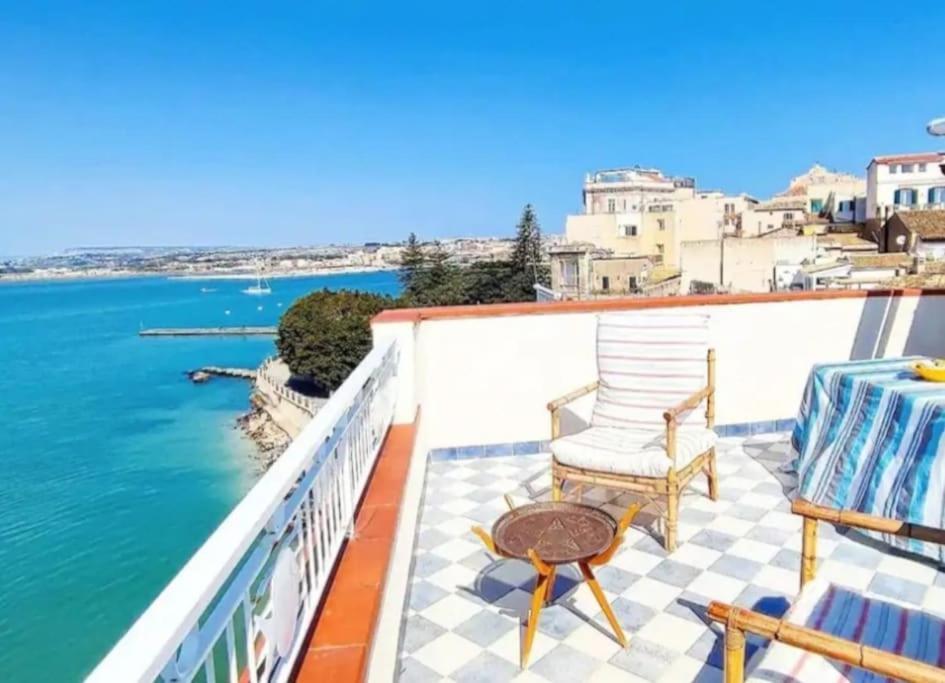 Terrazza Sul Mare Attico "Alfeo E Aretusa" Siraküza Dış mekan fotoğraf
