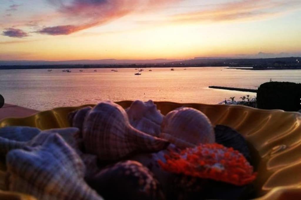 Terrazza Sul Mare Attico "Alfeo E Aretusa" Siraküza Dış mekan fotoğraf